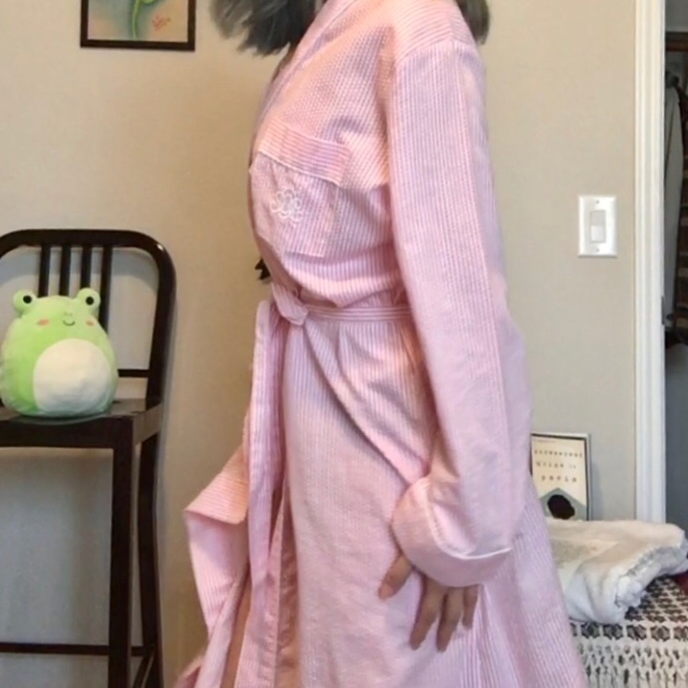 Pink Carbnet Robe - Picture 3 of 4